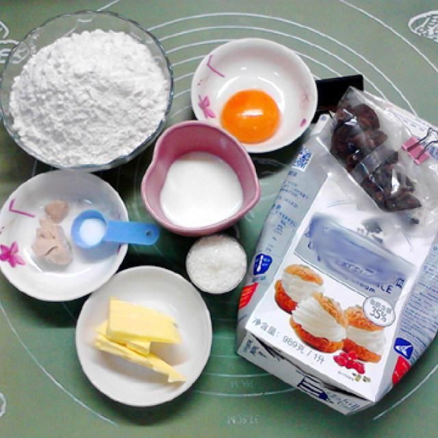 酵母|杏干鲜奶油面包，比面包店买的还好吃