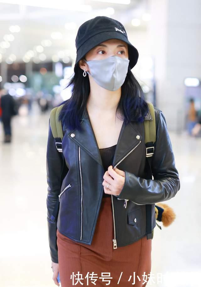 41岁姚晨超会搭,穿黑色皮衣配焦糖色半身裙,真是又美又酷