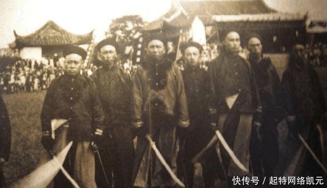 无奈|慈禧一个小动作让曾国藩寒了心,无奈解散了湘军,清朝焉能不亡?