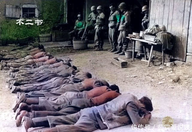 德军士兵|上色老照片：纳粹德国败亡之时，德军高举双手投降，眼神满是恐慌