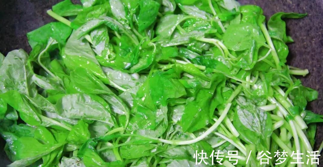 s码|老婆坚持每天晚上吃这菜,一个月瘦了13斤,同事夸身材越来越好