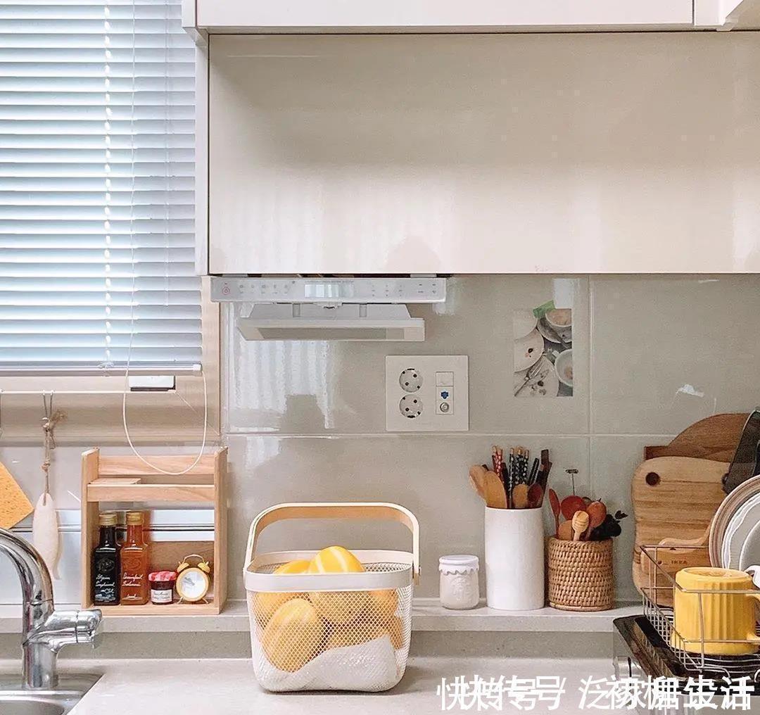 厨房学韩国人,灶台加高10公分,瞬间把台面调料收得一干二净!