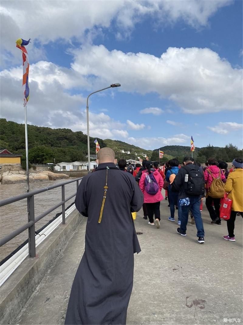 前往佛教圣地普陀山进香祈福