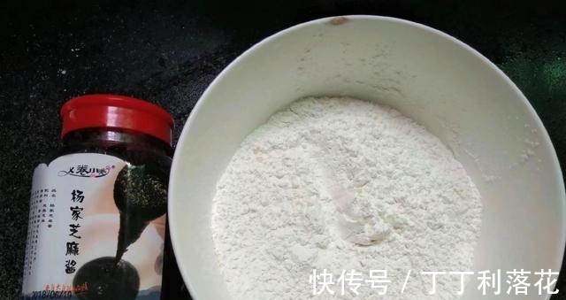 生发剂|他是“天然生发剂”，每天坚持吃含有维生素，能够很好的保护头发！