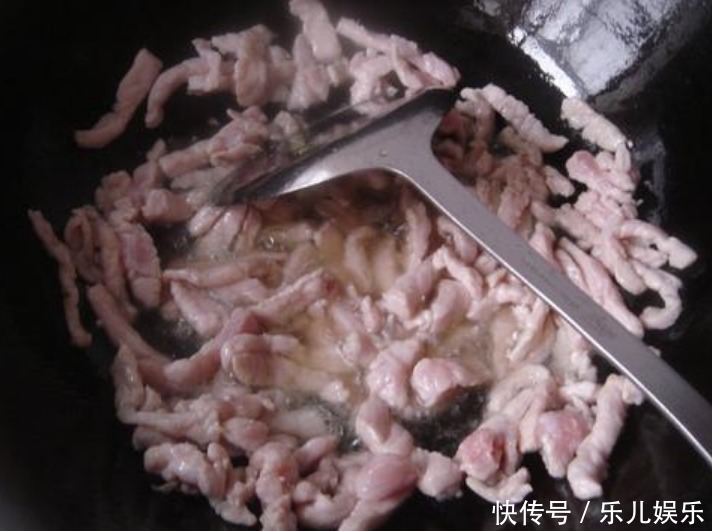 炒瘦肉时,牢记4点小窍门,不管炒什么肉都香嫩滑口,好吃