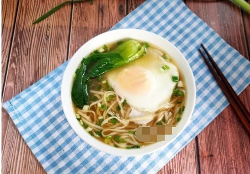 汤清味|这碗面吃了几十年,汤清味鲜,做法特简单,天冷来一碗,暖和