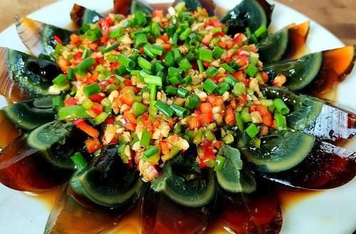 “皮蛋”到底用不用煮，30年一直吃错了，难怪味道刺鼻口感差！