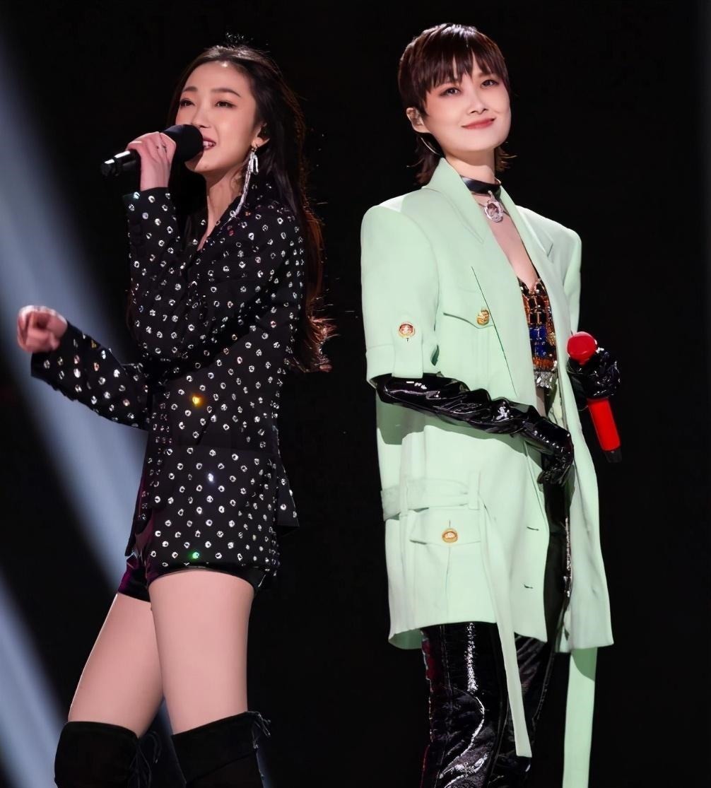 唱功|《中国好声音》李宇春歌曲拖累学员,潘虹唱功比她好,台风却不行