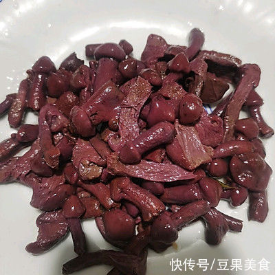 豆腐皮|10分钟出锅的京酱红蘑鸡蛋，鲜嫩又爽口