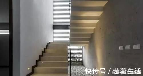 休闲|同样是楼梯,别人家装成漂亮小花园还带鱼池,你家却用来储物