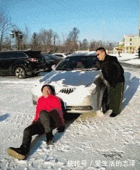 |搞笑GIF趣图: 小伙子!老夫来教你!什么叫做锻炼