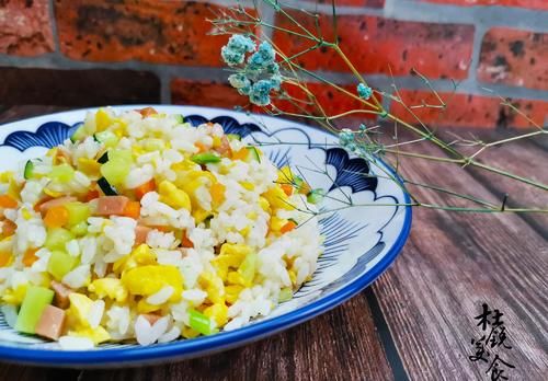 大忌|蛋炒饭,下锅直接炒是大忌,多加“1步”,米饭粒粒分明家人爱吃