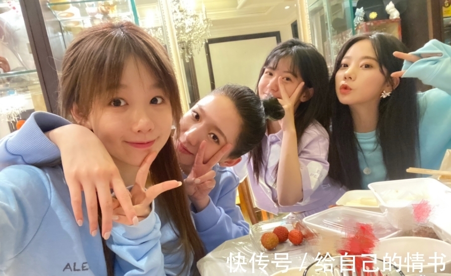 孟美岐|孟美岐亲自官宣美食新综，艾特三位好姐妹，火箭少女小分队来了！