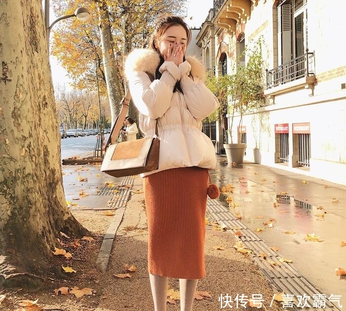 建议大家:羽绒服就买下面这颜色的,保暖还显年轻,几年不过时