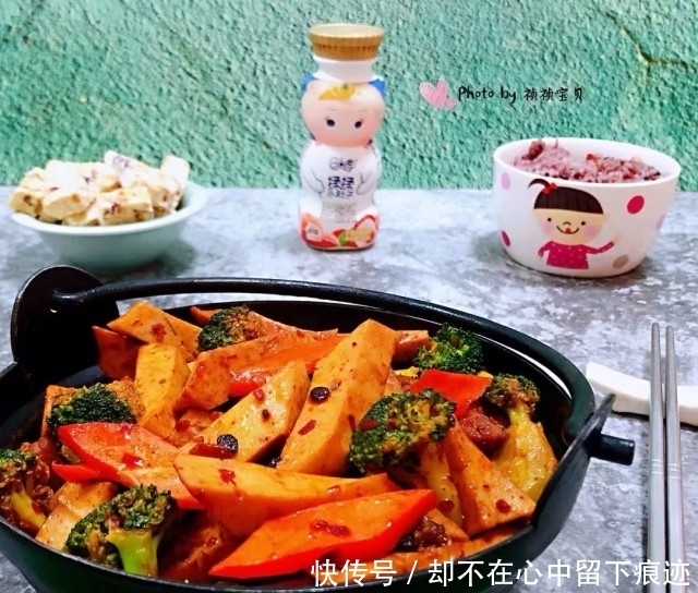 干锅千叶豆腐,香辣可口,堪称米饭杀手