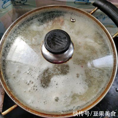 下饭神器腊鱼头豆腐汤，拌饭还能吃三碗