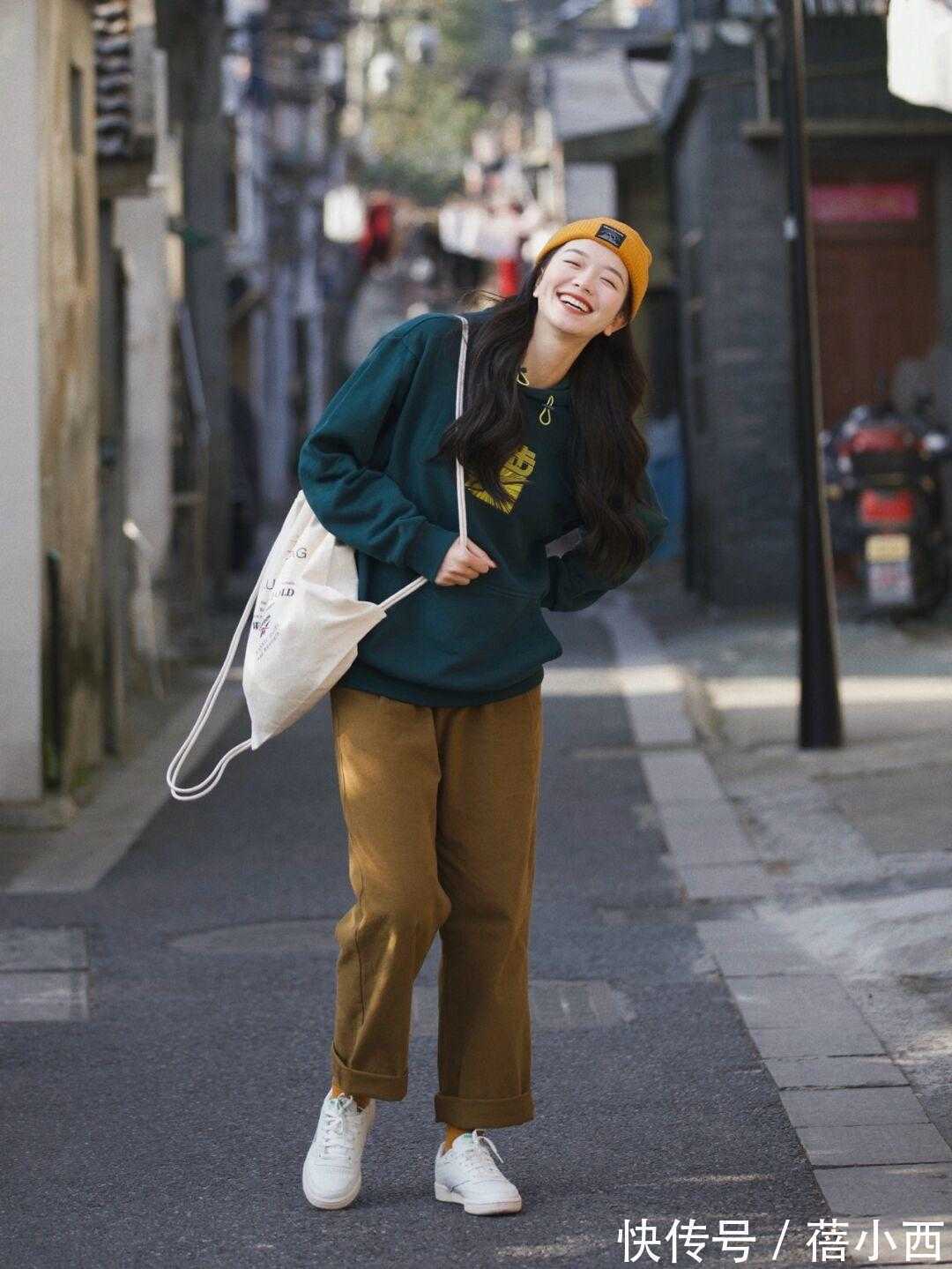 百搭 早春卫衣搭配指南:买这4种流行颜色就够了,百搭显白又不挑身材