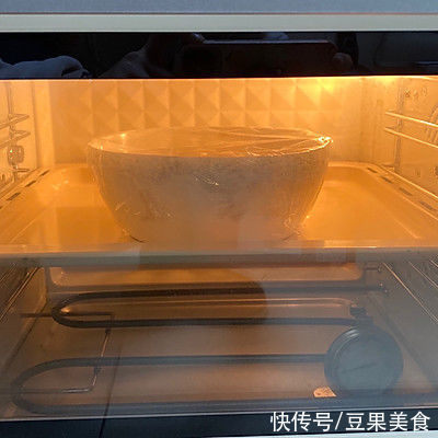 升级版奶香吐司这样做，隔壁小孩都馋哭了