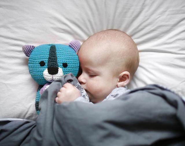 绝招|不抱不摇 让宝宝自然入睡的5个绝招 快来试试