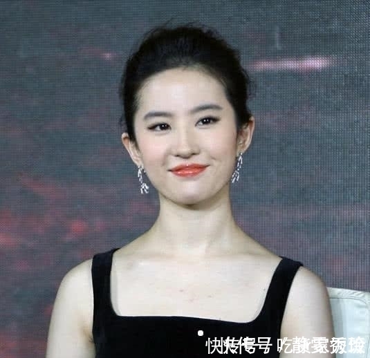 女生|网红脸已经过时了,这几种脸型的女生,才是让男人无法抗拒的