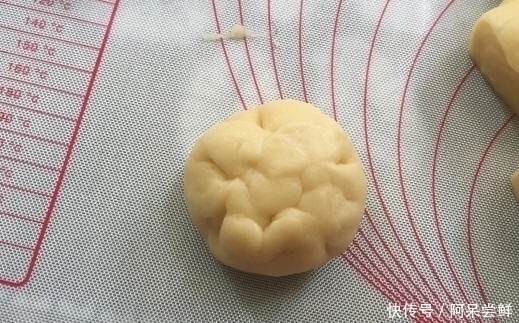 中秋月饼不用买了，教你月饼做法，一看就会，干净卫生又好吃