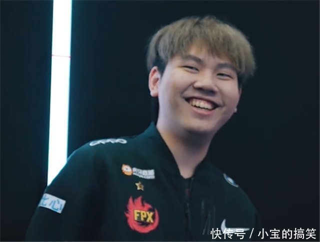 weiwei bo是身不由己的小可怜?落败视频被曝光,送了十几次还忍不住大笑