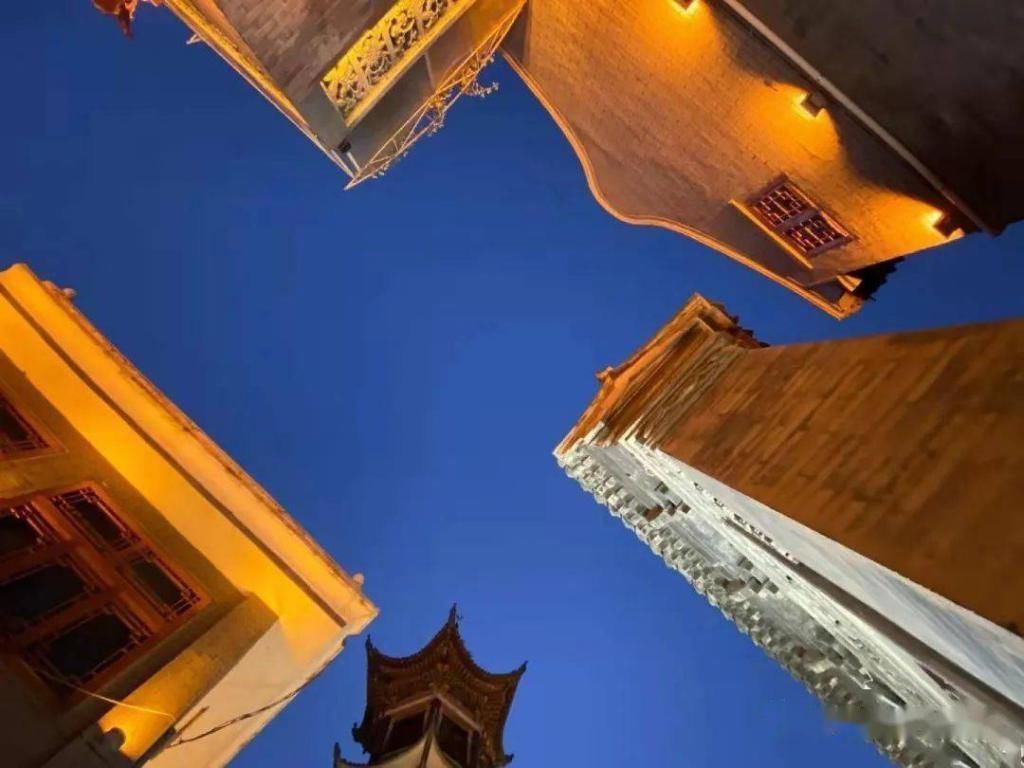 活色生香的古巷,文化气息浓厚,夜景太迷人美食太诱惑~