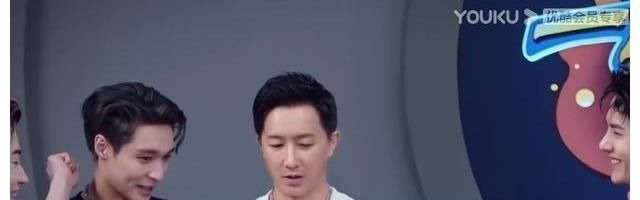 王一博笑到不能停，喜获一波王炸新杯子，香菜依旧是最爱！