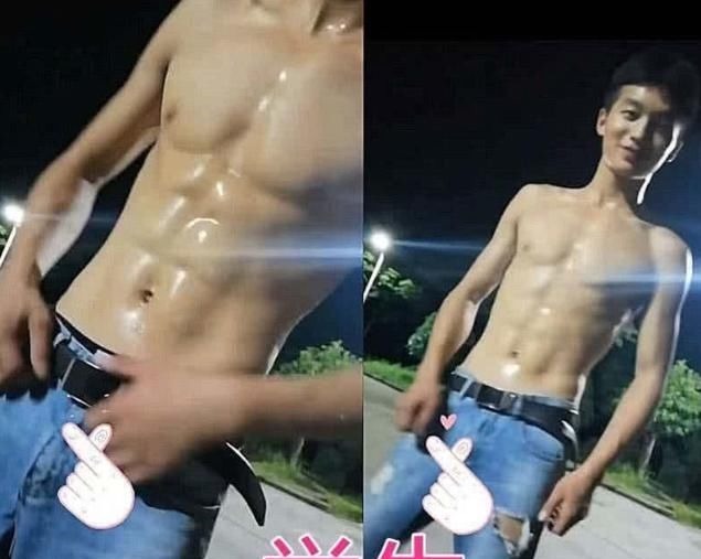 秀腹肌|小学生“秀腹肌”惹不起，大学生还不错，看到农民大叔是王者