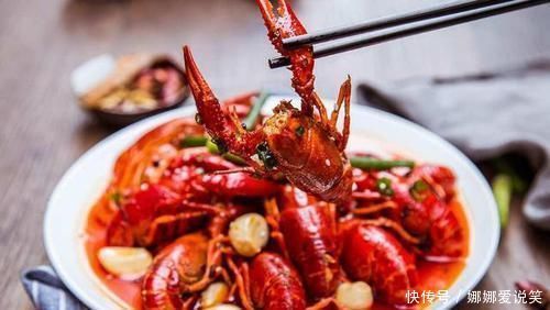 老板|为啥小龙虾今年开始走“下坡路”?夜市老板说漏嘴,才知实情
