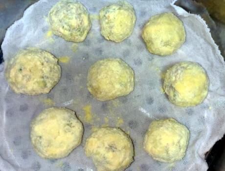 它是“长寿菜”，含钙高，4块钱一斤，春天老人和孩子要多吃