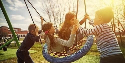 亲子关系|孩子之所以不自信，与父母的3种行为有关，很多人中招