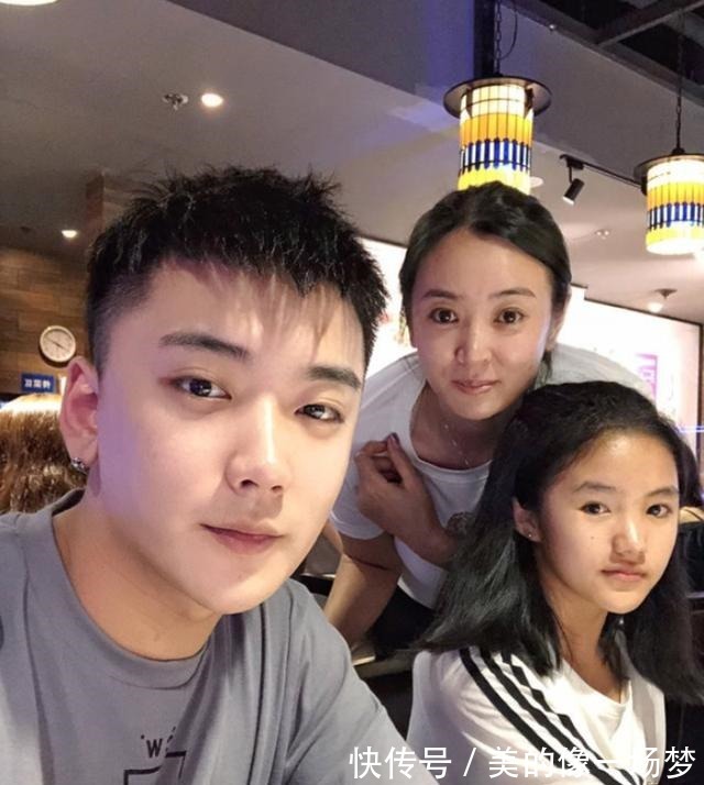 變形計|《變形計》中最美農村女主,被闊太收養受寵,今16歲美得不敢認