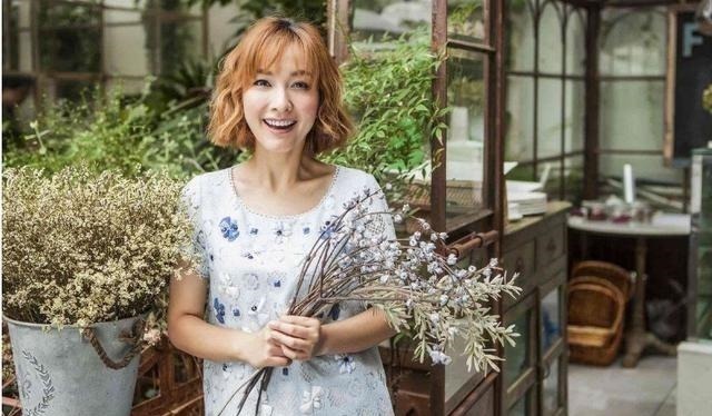 |吴昕说自己是校花，惹来无数笑话，晒出大学照片后，打脸很多人