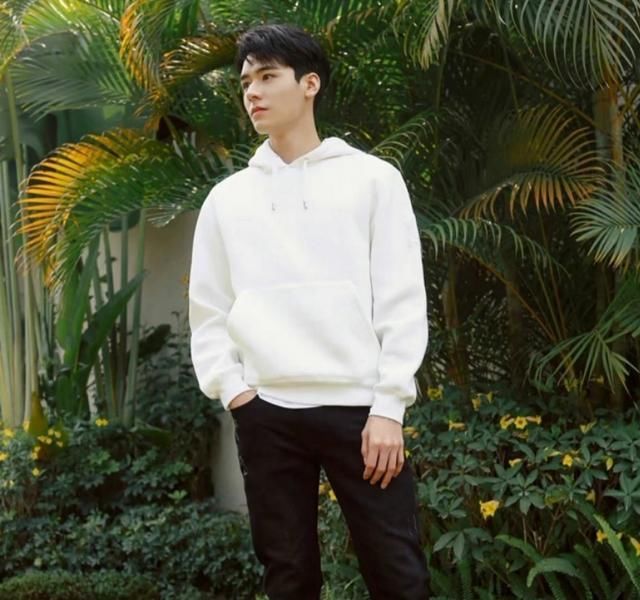 造型|大家对龚俊加盟《最强大脑》造型有什么想说的吗？