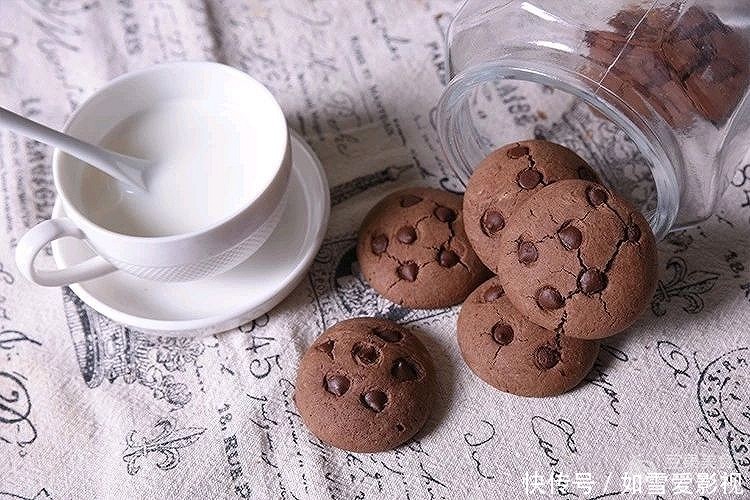 巧克力|集酥松的奶油和香醇的巧克力于一身,它就是巧趣多饼干