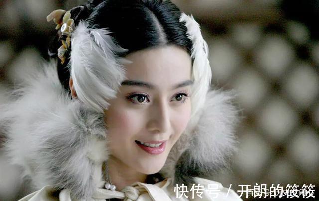 聊斋志异|董公把符贴到墙上后，狐精一点都不怕，抛掷砖瓦反而更加厉害了