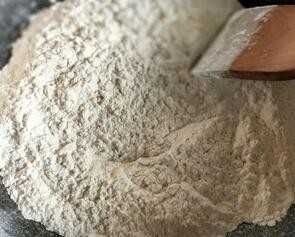  黑发|白头发猛增多，医生推荐多吃它，毛囊长出黑发，白头发慢慢没了