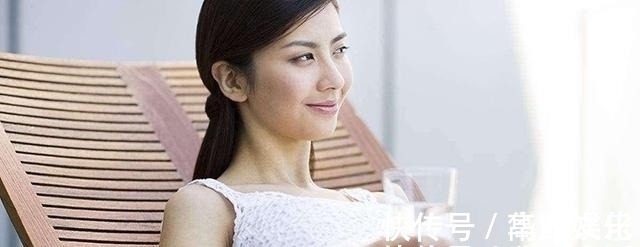 孕妈|孕期喝水有讲究,喝对了,不仅有利于胎儿发育,还可以让羊水清澈