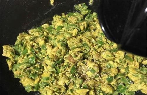 鸡蛋和它是绝配,隔三差五做一盘,小肚子不见了,S腰露出来