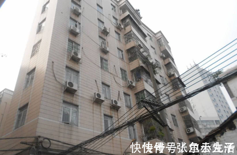 售楼|买房时,选“顶层”还是“中高层”?听售楼经理一番话,点醒了我