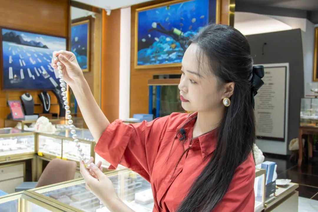 南海区 为爱美人士提供浪漫首饰!“90后”一手打造南海首家珍珠文化馆→