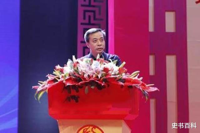 康震能书会画,现场作诗遭群喷,才华被质疑,到底有没有真才实学