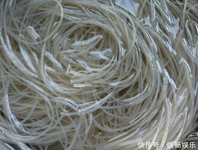 东北人过年都不忘吃的一道菜,鲜香四溢,全家人吃的汤汁都不剩