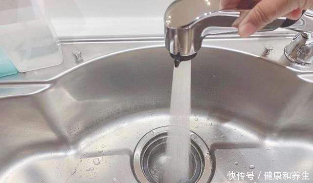 下水|我家下水口从未堵过，只因我每月用热水冲一次，拆开跟新的一样！