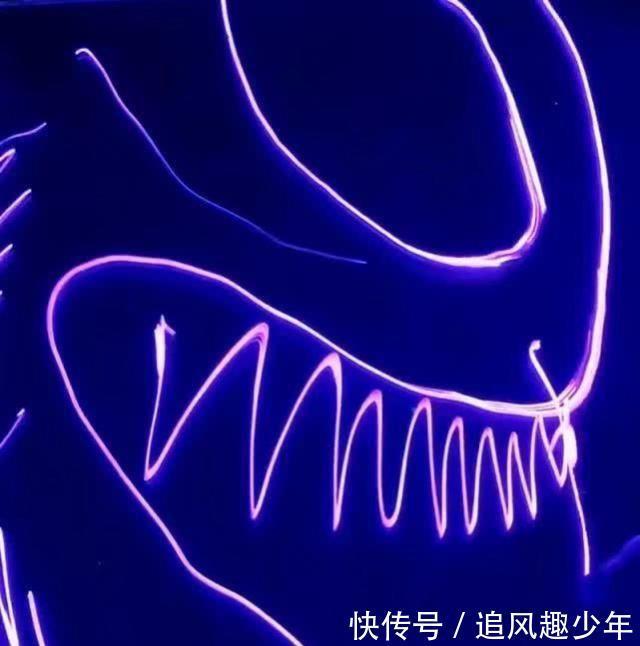 炸裂|美术生手绘荧光毒液,被吐槽“小学生”水平,成品效果炸裂!