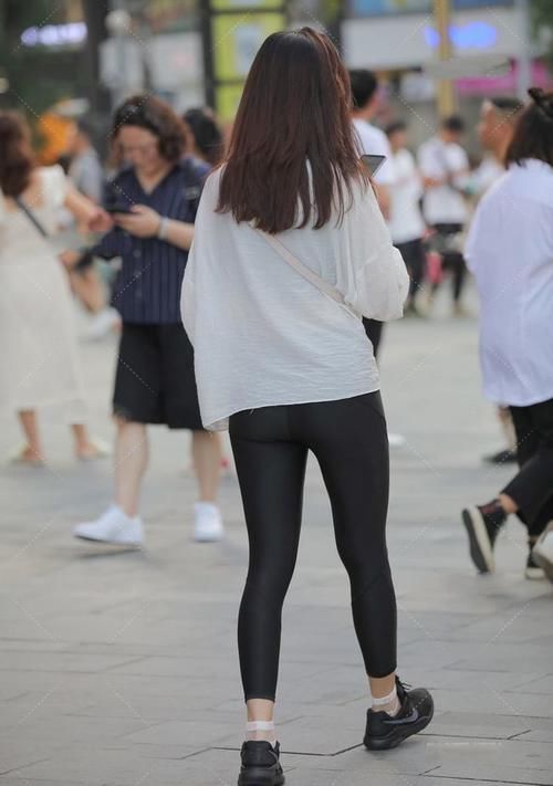 紧身裤 网纱拼接瑜伽裤搭配性感运动背心,修身显身材,健康有活