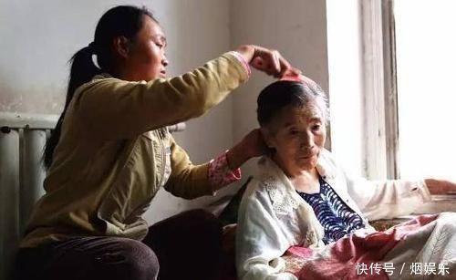 老人们|“假孝顺”的子女,就算伪装得再好,也会在这4件事情上露出马脚