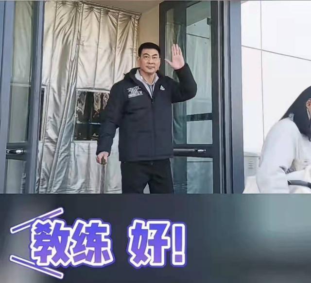 陈馨彤|上阵父女兵!58岁女排名帅赋闲两年出山,与27岁女儿齐赴宁波参训