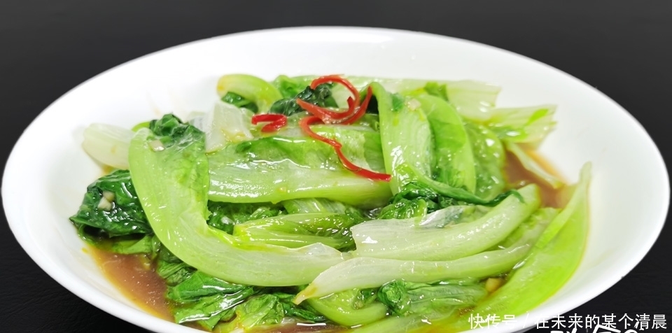 晒晒我家的年夜饭,1个人就能轻松搞定6道菜,荤素搭配,营养美味